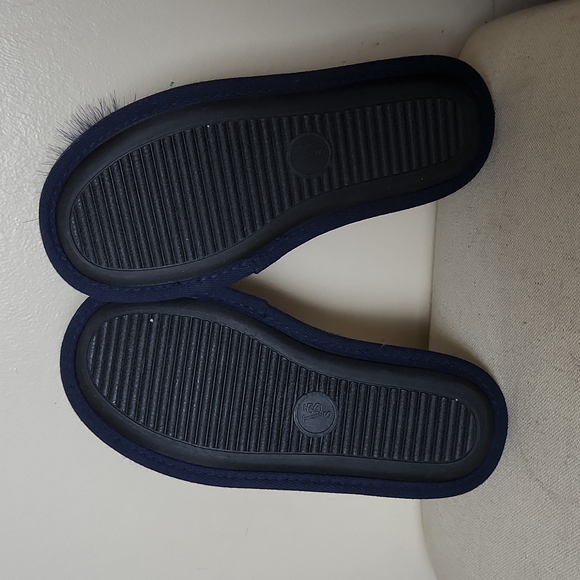 Victoria's Secret Blue Pom Pom Slippers - Picture 4 of 4